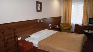 Гостиница Форум Магнитогорск Улучшенный двухместный номер с 1 кроватью или 2 отдельными кроватями-3